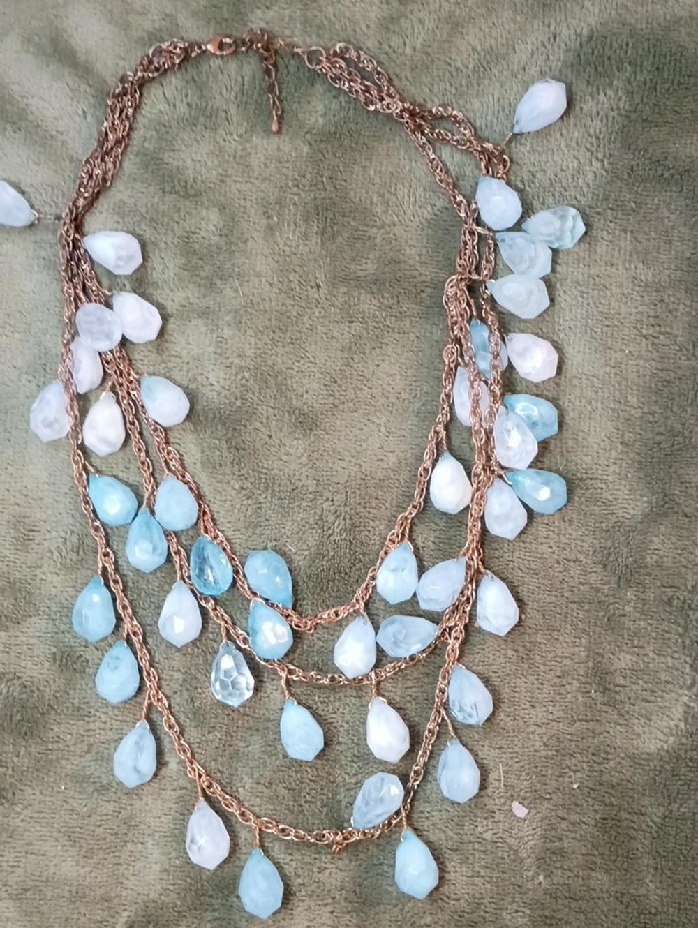 Vintage Unsigned 3 chains Blue And White Acrylic Tear Drop Necklace 17"